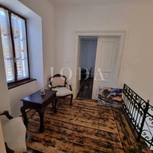Tribalj, dvije kamene kuće sa bazenom!