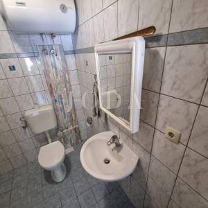 Tribalj, dvije kamene kuće sa bazenom!