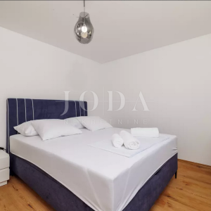 Tribalj kuća 600m2 sa bazenom