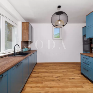 Tribalj kuća 600m2 sa bazenom
