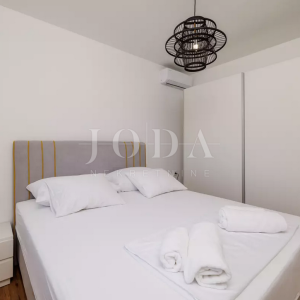 Tribalj kuća 600m2 sa bazenom