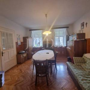 Tribalj, kuća,gospodarska zgrada, prostrana okućnica i oranica