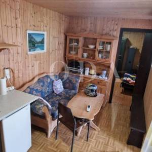 Tribalj, lijepa kuća sa velikom okućnicom 