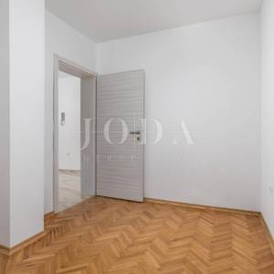 Trosoban stan samo 200 metara od mora, Malinska