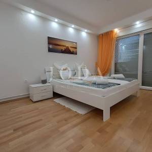 Trosobni stan s panoramskim pogledom