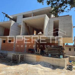 Ugljan – Penthouse s dvije terase i pogledom na more