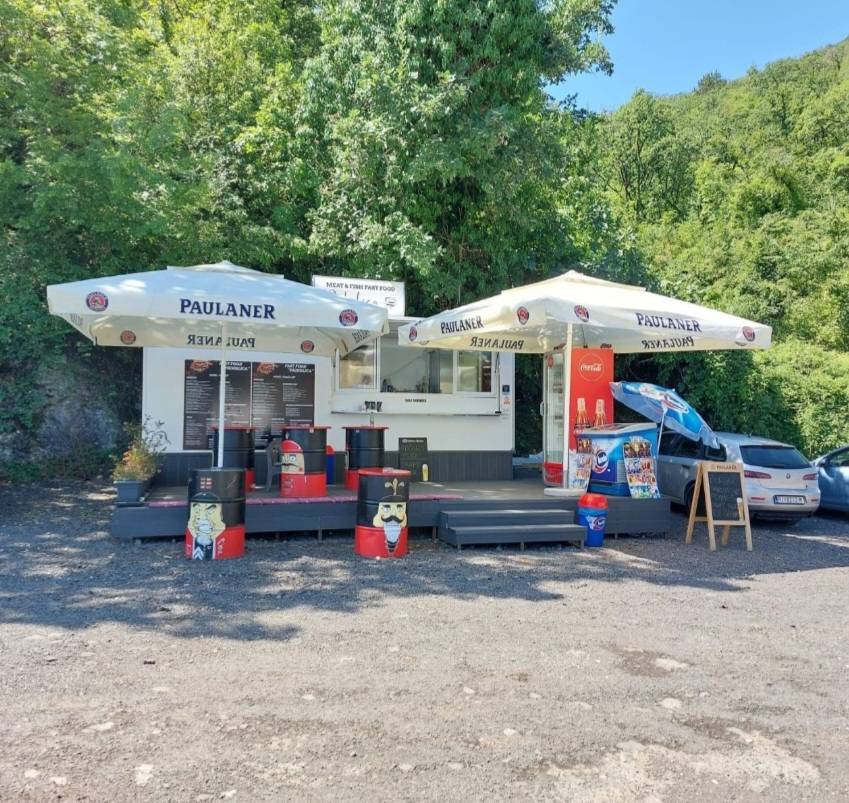 UGOSTITELJSKA FAST FOOD PRIKOLICA