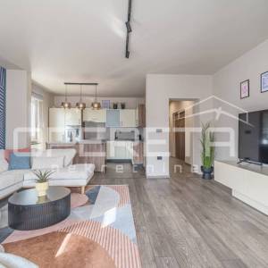UMAG – Moderna kuća s bazenom, samo 50 m od mora

