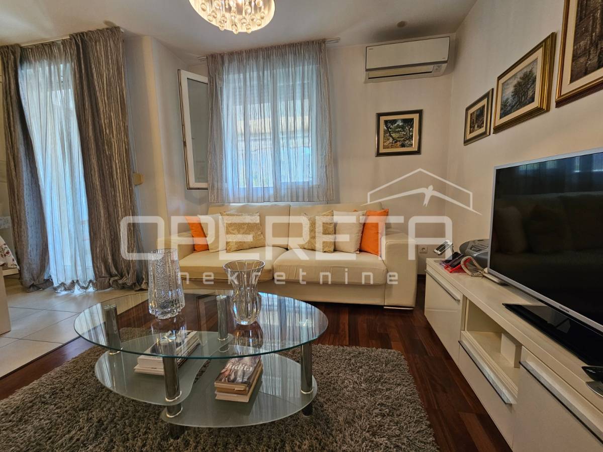 Uređen i sunčan stan u mirnom dijelu Žnjana, Split