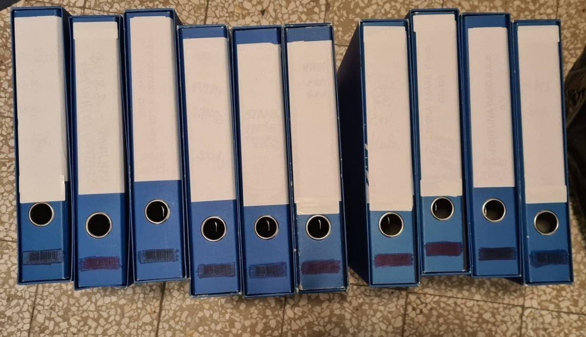 Uski A4 registratori.