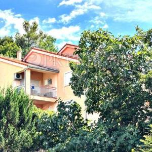 Uvala Soline – prvi red do mora, dvosobni apartman s pogledom na more!