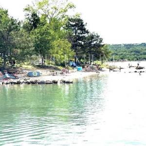 Uvala Soline – prvi red do mora, dvosobni apartman s pogledom na more!