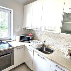 Uvala Soline – prvi red do mora, dvosobni apartman s pogledom na more!