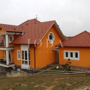 Varaždinske Toplice, kuća na odličnoj lokaciji sa bazenom