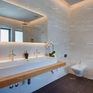 Vila sa 7 spavaćih soba! Bazen, sauna! Blizina grada fAŽANE.