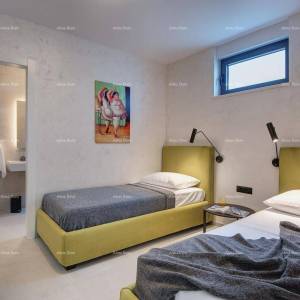 Vila sa 7 spavaćih soba! Bazen, sauna! Blizina grada fAŽANE.