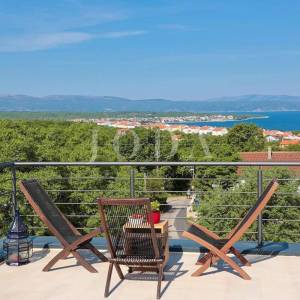 Villa s bazenom i pogledom na more