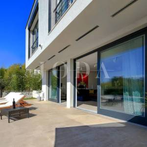 Villa s bazenom i pogledom na more