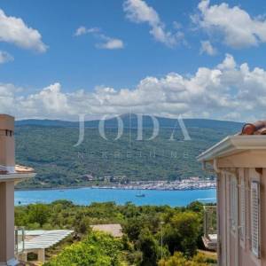 Villa s bazenom i pogledom na more - otok Krk