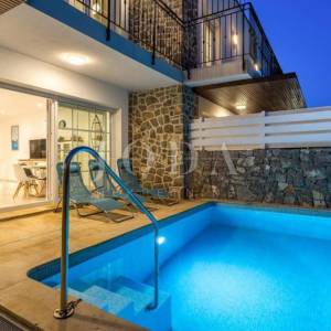 Villa s bazenom i pogledom na more - otok Krk