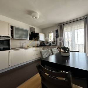 Viškovo, 93.95m2, dvoetažni 3s+db, lođa