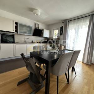 Viškovo, 93.95m2, dvoetažni 3s+db, lođa