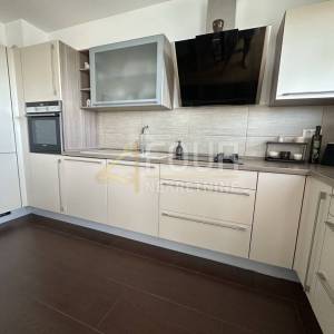 Viškovo, 93.95m2, dvoetažni 3s+db, lođa