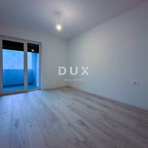VIŠKOVO, CENTAR - 2S+DB u novogradnji s terasom i okućnicom od 180m2
