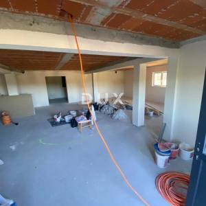 VIŠKOVO, STROGI CENTAR - poslovni prostor 240 m2 u NOVOGRADNJI + 8 parkirnih mjesta! PRILIKA!