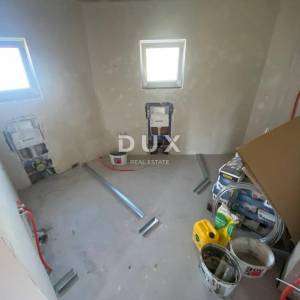VIŠKOVO, STROGI CENTAR - poslovni prostor 240 m2 u NOVOGRADNJI + 8 parkirnih mjesta! PRILIKA!