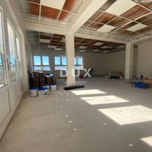VIŠKOVO, STROGI CENTAR - poslovni prostor 100 m2 u NOVOGRADNJI + 6 parkirnih mjesta! PRILIKA!