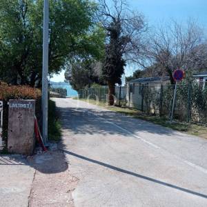 Vodice, kuća sa parkingom na vrhunskoj lokaciji