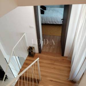 Vodnjan, prekrasna, dizajnerski renovirana kamena kuća 