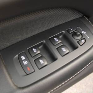Volvo V60 D3 AUTOMATIK R-Design *LED, NAVIGACIJA, KAMERA*