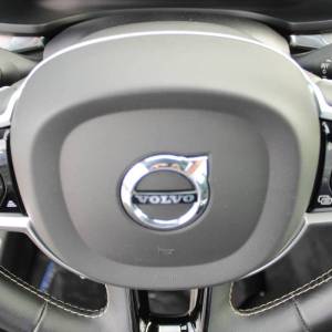 Volvo V60 D3 AUTOMATIK R-Design *LED, NAVIGACIJA, KAMERA*