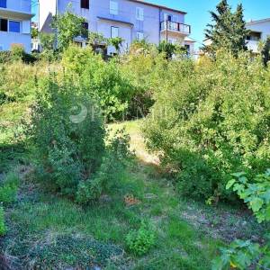 Vrbnik – građevinsko zemljište s pogledom na more 150.000 € 