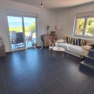 Vrbnik - nova kuća s predivnim pogledom