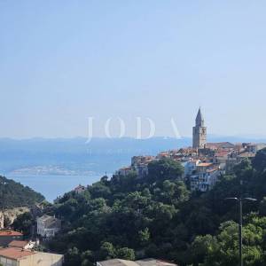 Vrbnik - novi apartman u prizemlju s pogledom na more