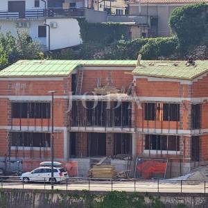 Vrbnik - novi apartman u prizemlju s pogledom na more