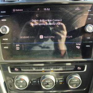 VW Golf VII Variant 1.6 TDi DSG *NAVIGACIJA*