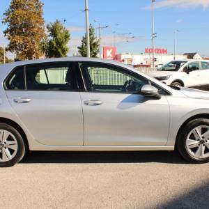VW Golf VIII 2.0 TDi *LED, NAVIGACIJA, KAMERA*
