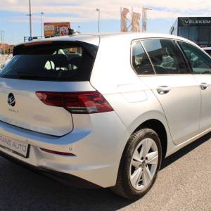 VW Golf VIII 2.0 TDi *LED, NAVIGACIJA, KAMERA*