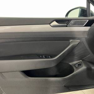 VW Passat Variant 2.0 TDI DSG BUSINESS