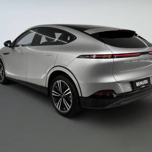 XPENG G6 RWD Silver Frost