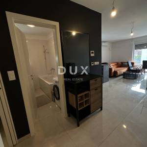 ZADAR, BILI BRIG - Stan (2S+DB) s krovnom terasom!