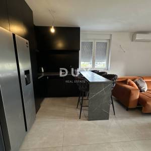 ZADAR, BILI BRIG - Stan (2S+DB) s krovnom terasom!