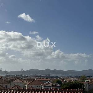 ZADAR, BILI BRIG - Stan (2S+DB) s krovnom terasom!