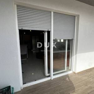 ZADAR, BILI BRIG - Stan (2S+DB) s krovnom terasom!