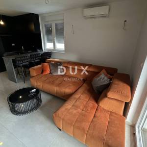 ZADAR, BILI BRIG - Stan (2S+DB) s krovnom terasom!