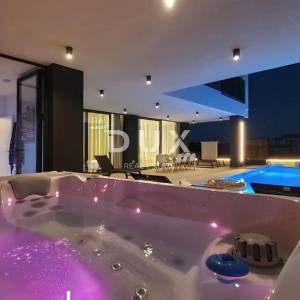 ZADAR, KOŽINO - Luksuzna vila s pogledom na more! Podno grijanje, dizalica topline, bazen...